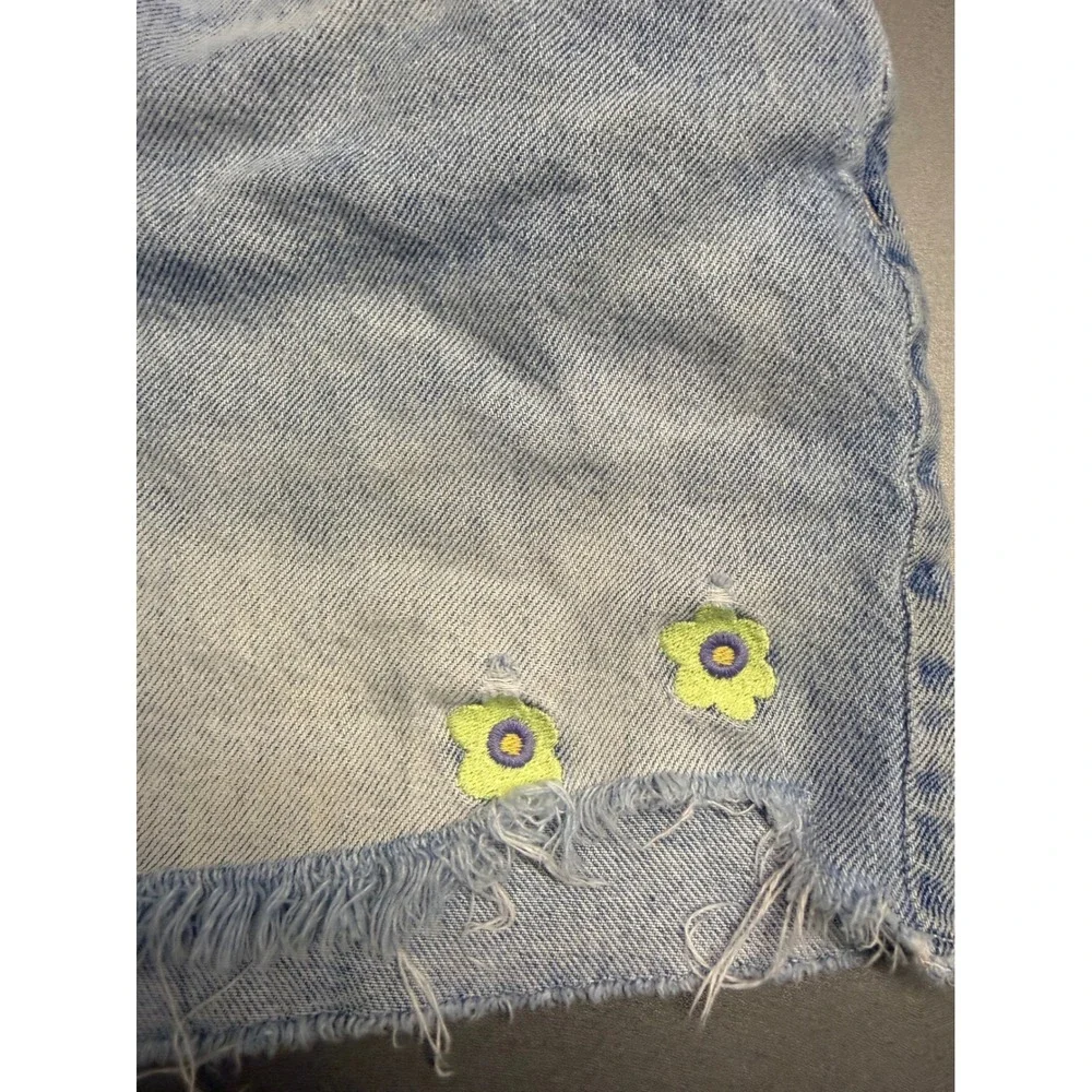 Old Navy Girls Light Wash Raw Hem Denim Shorts Flower Embroidery Size 12 Plus